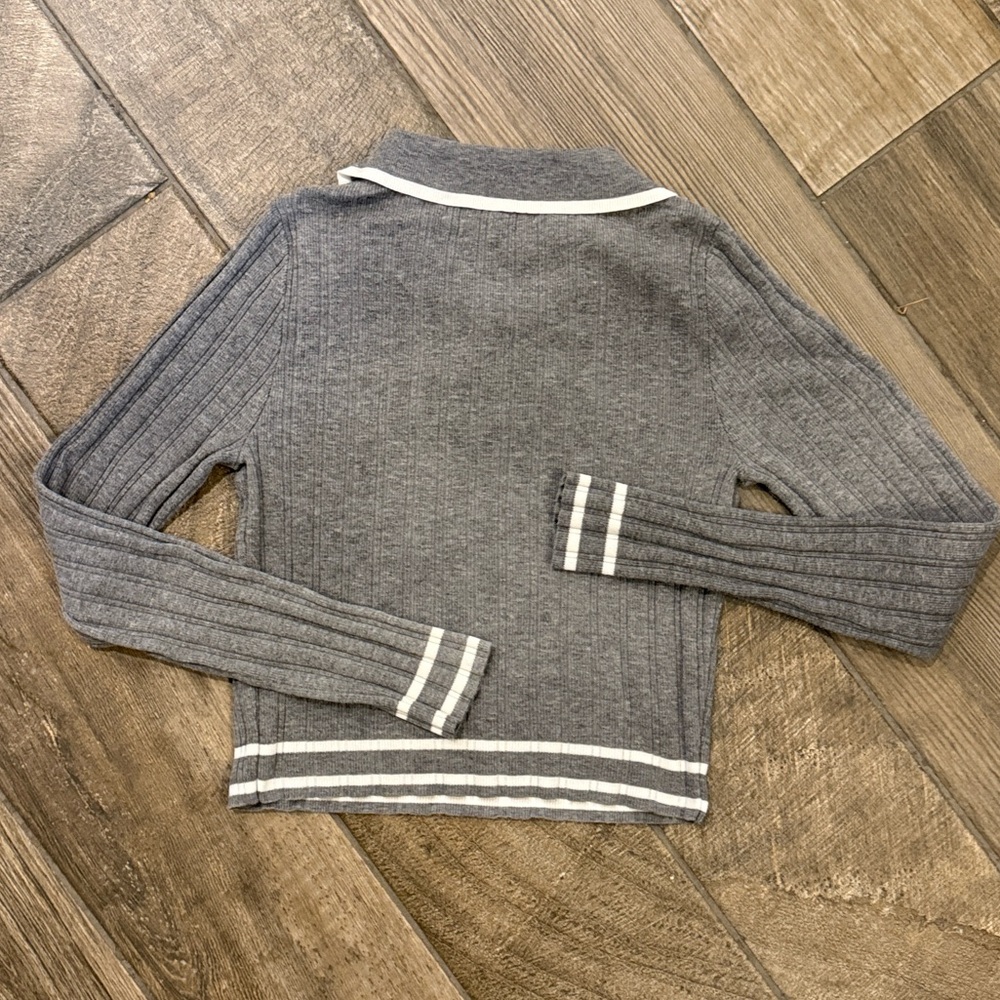 Lizette Collection Ribbed Gray Sweater Medium - Picture 3 of 10